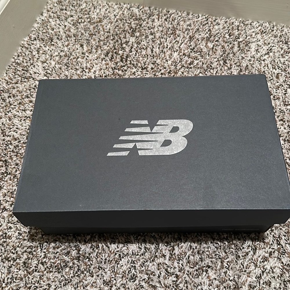 New Balance 530 White Silver Navy - size 7Men/8.5Wom